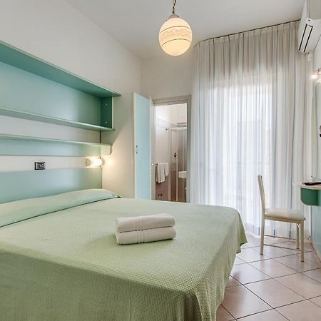 Hotel Costaverde Чезенатико Экстерьер фото