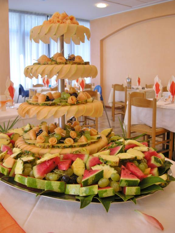 Hotel Costaverde Чезенатико Экстерьер фото