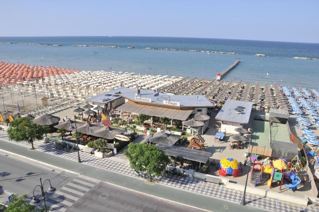 Hotel Costaverde Чезенатико Экстерьер фото