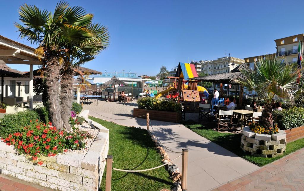 Hotel Costaverde Чезенатико Экстерьер фото