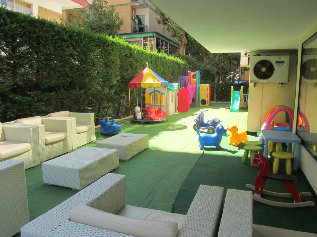 Hotel Costaverde Чезенатико Экстерьер фото